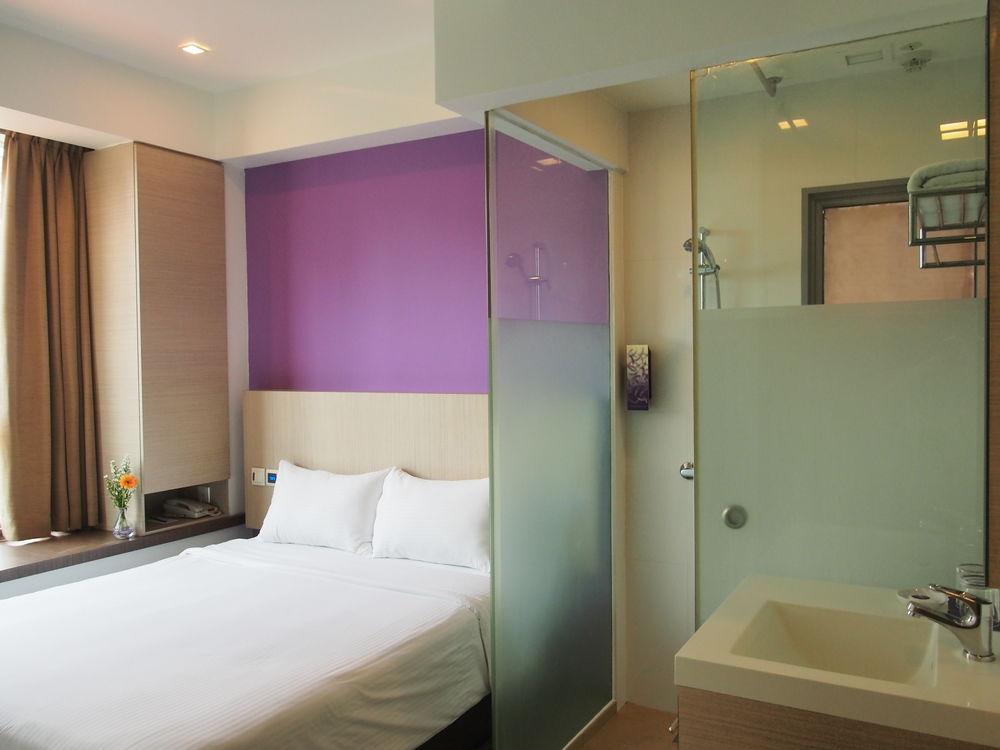 Aqueen Hotel Balestier Singapore Exterior photo