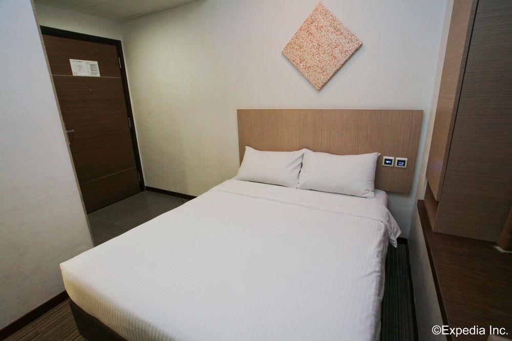 Aqueen Hotel Balestier Singapore Exterior photo