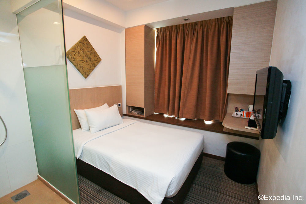 Aqueen Hotel Balestier Singapore Exterior photo