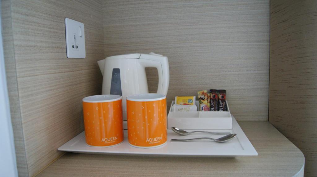 Aqueen Hotel Balestier Singapore Room photo
