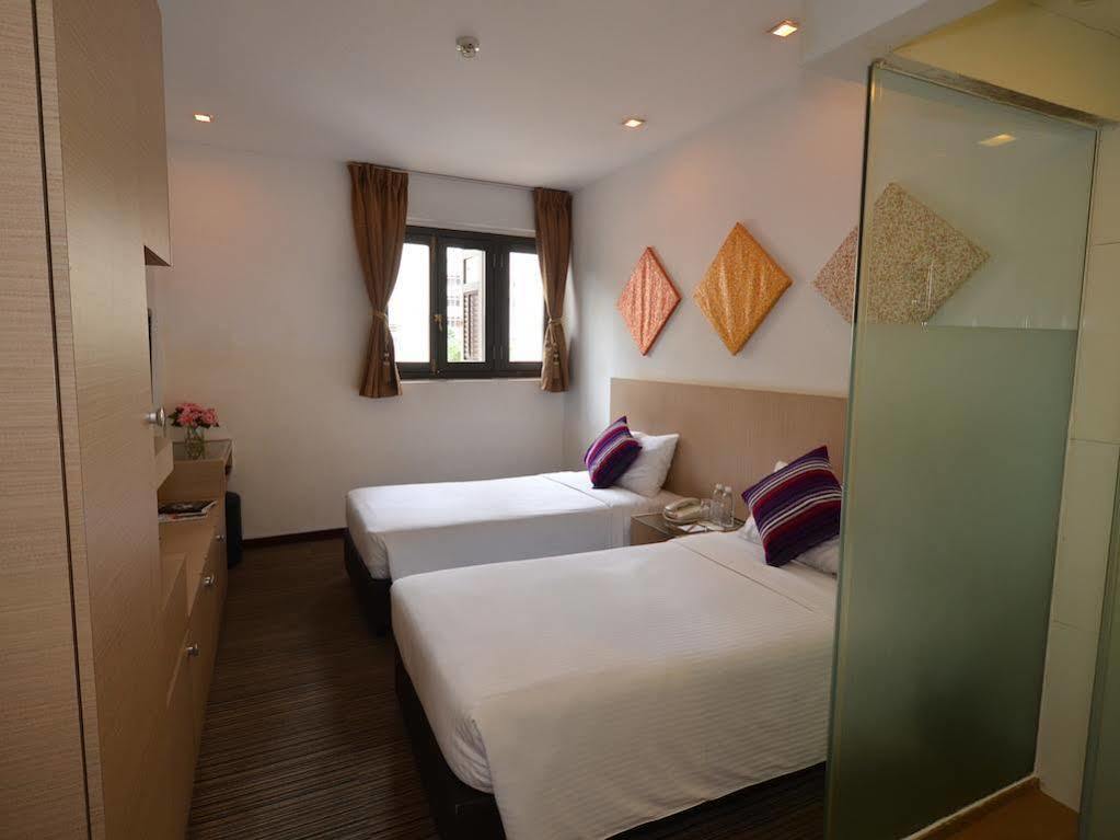 Aqueen Hotel Balestier Singapore Exterior photo