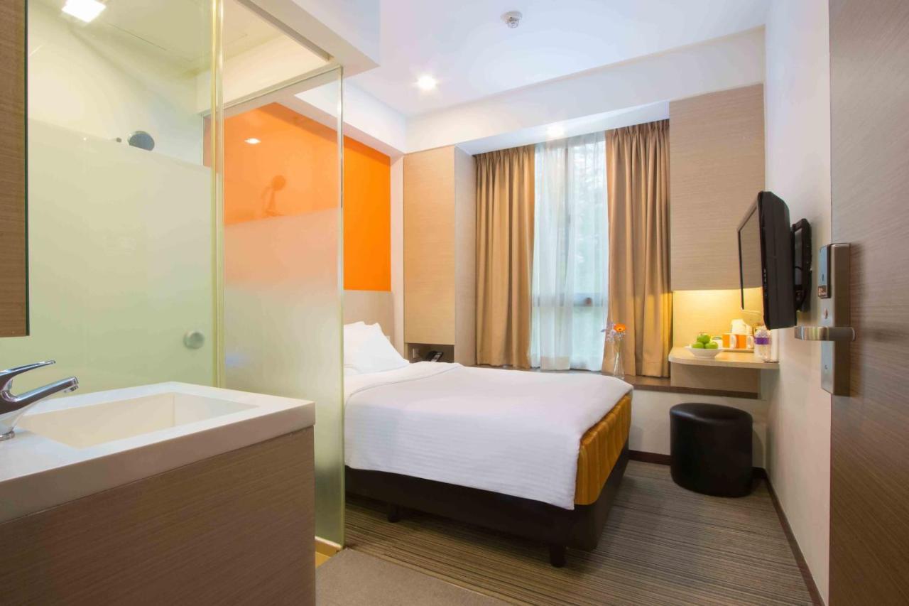 Aqueen Hotel Balestier Singapore Exterior photo